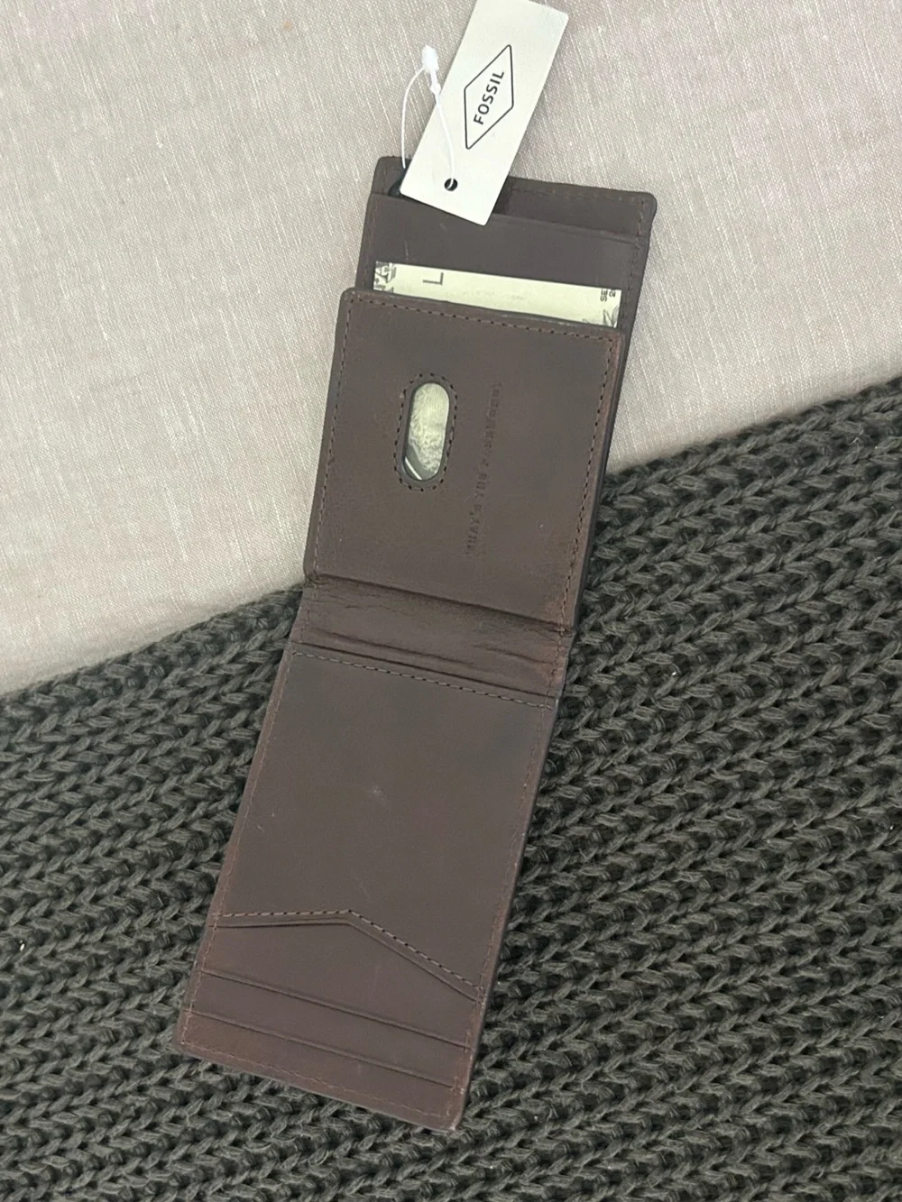 Fossil leather edges
